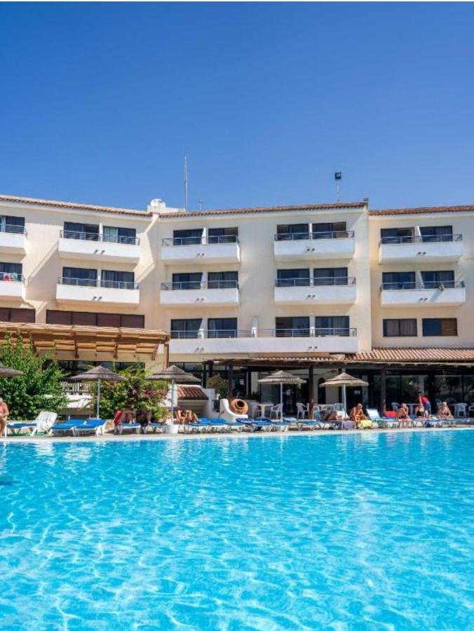 Nice Holiday Apartment Paphos Ngoại thất bức ảnh