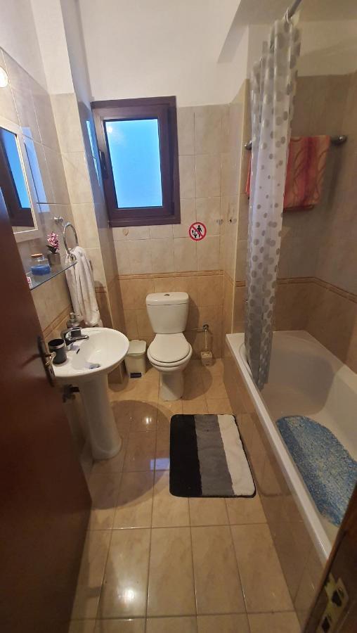 Nice Holiday Apartment Paphos Ngoại thất bức ảnh
