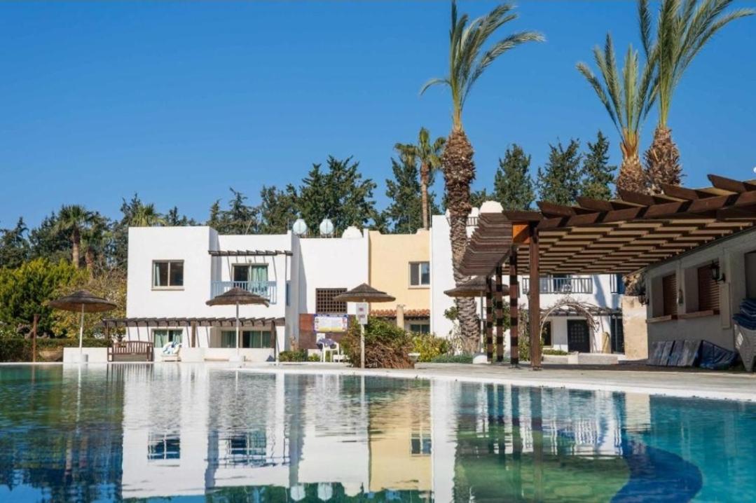 Nice Holiday Apartment Paphos Ngoại thất bức ảnh