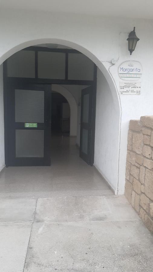 Nice Holiday Apartment Paphos Ngoại thất bức ảnh