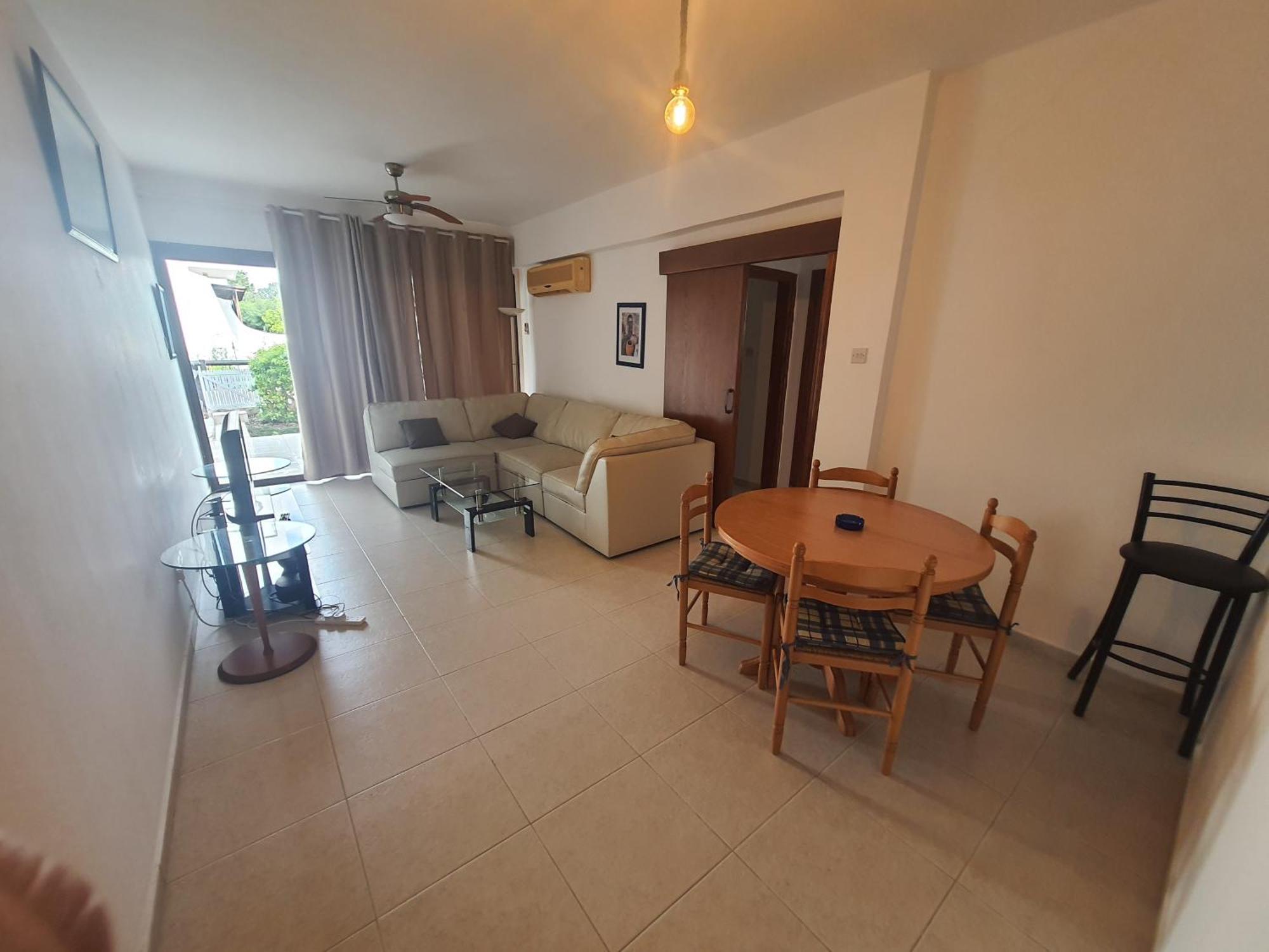 Nice Holiday Apartment Paphos Ngoại thất bức ảnh