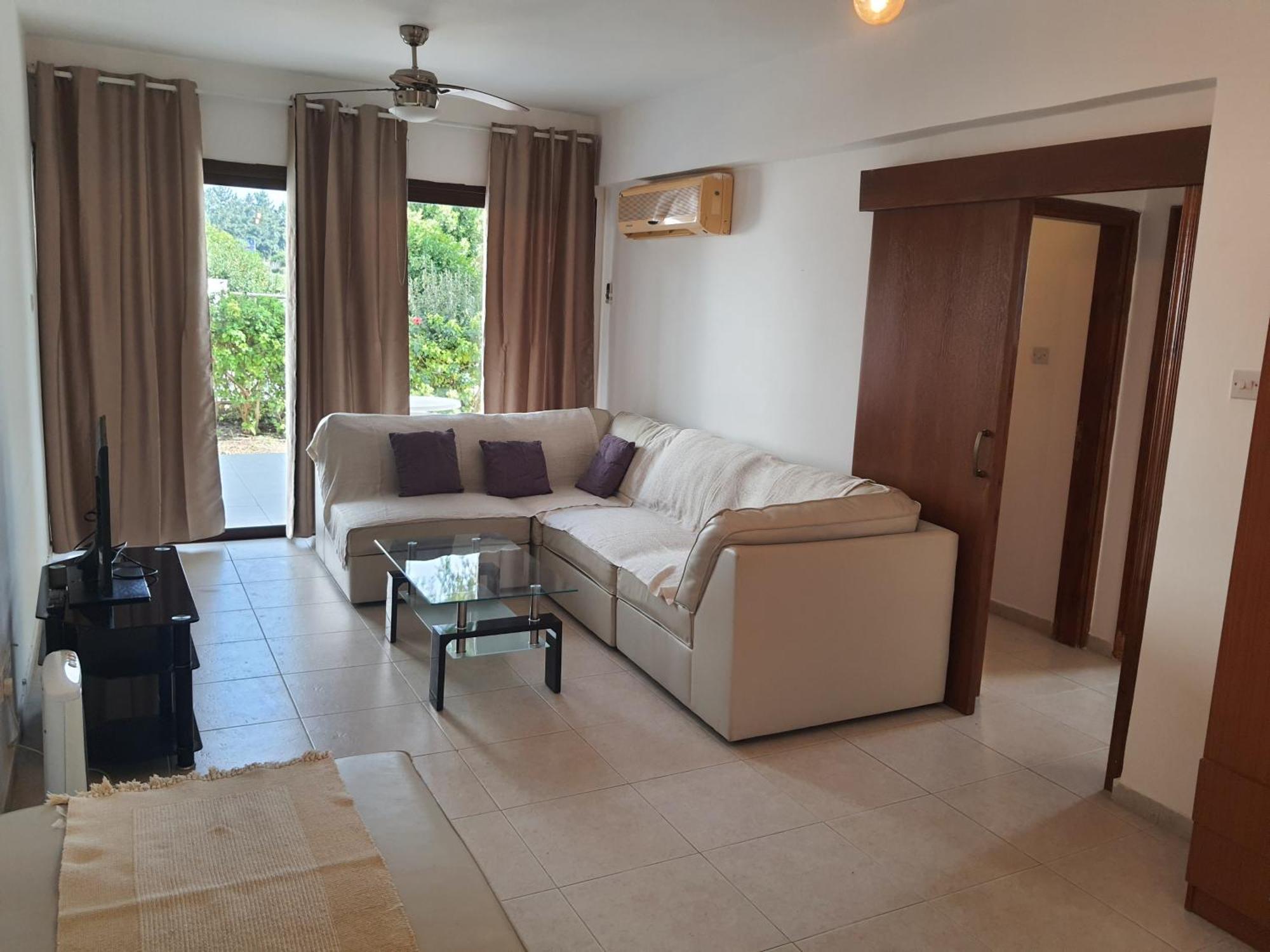 Nice Holiday Apartment Paphos Ngoại thất bức ảnh